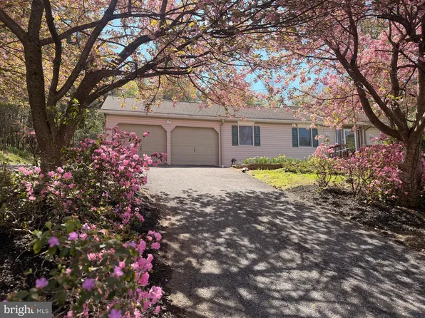 2377 Stallion Dr, Auburn, PA 17922