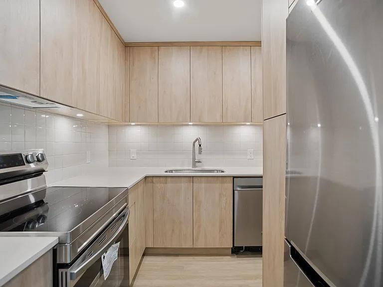 1070 Cypress St — Photo 13