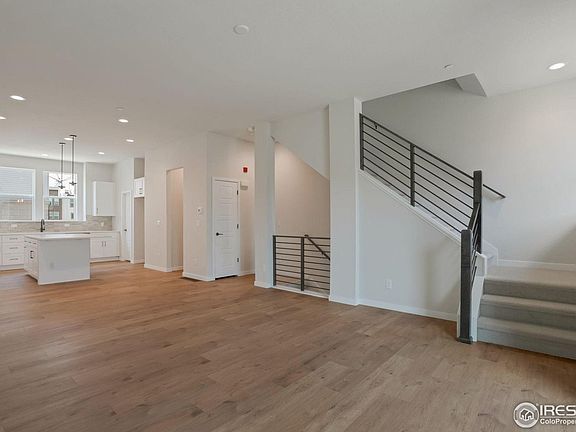 5th image of 368 Promenade Dr
