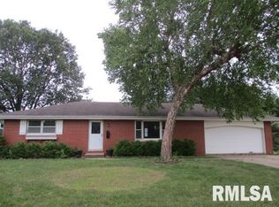 1134 W Walnut St, Chillicothe, IL 61523