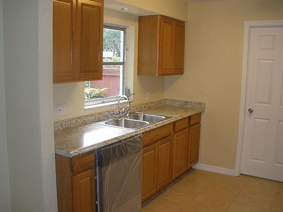 5th image of 2214 E Colby Ln