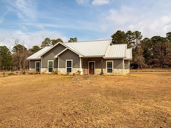 2nd image of 365 Running Deer Rd