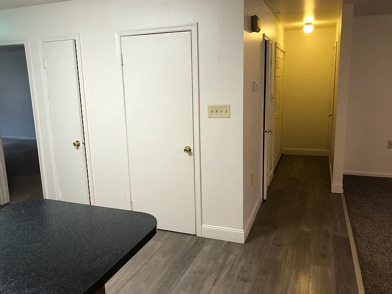 Westbury Circle Apartments — Photo 4