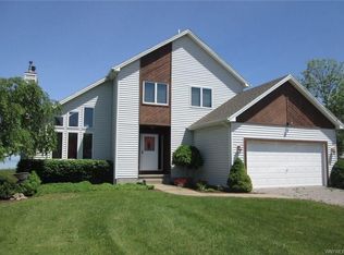 2527 Lake Rd, Ransomville, NY 14131
