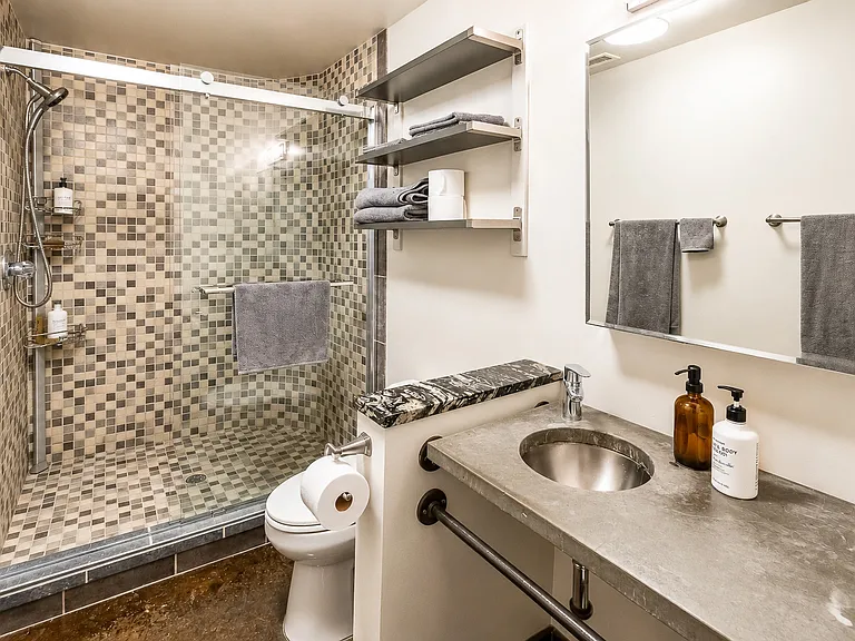 101 W Marshall St #49 — Photo 9