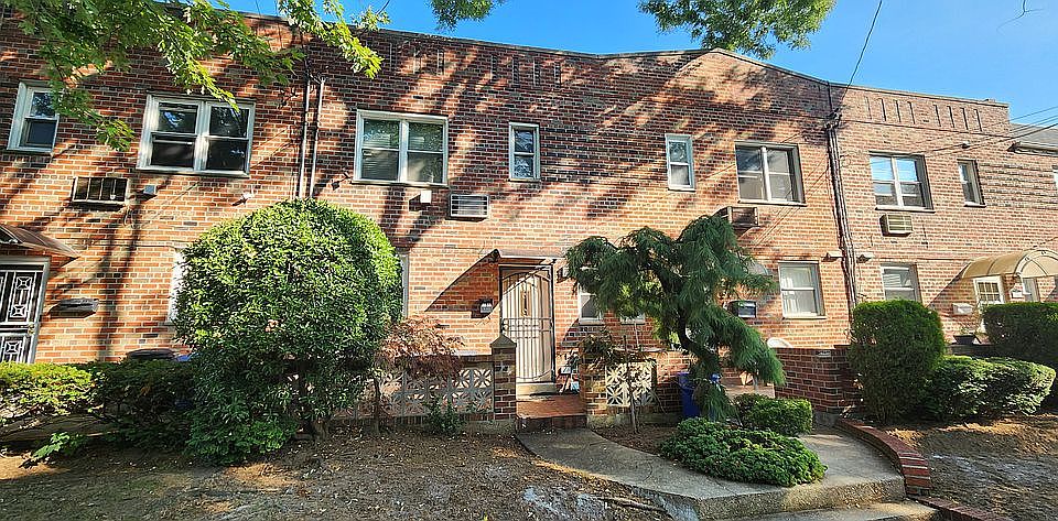1st image of 2543 E 63rd St