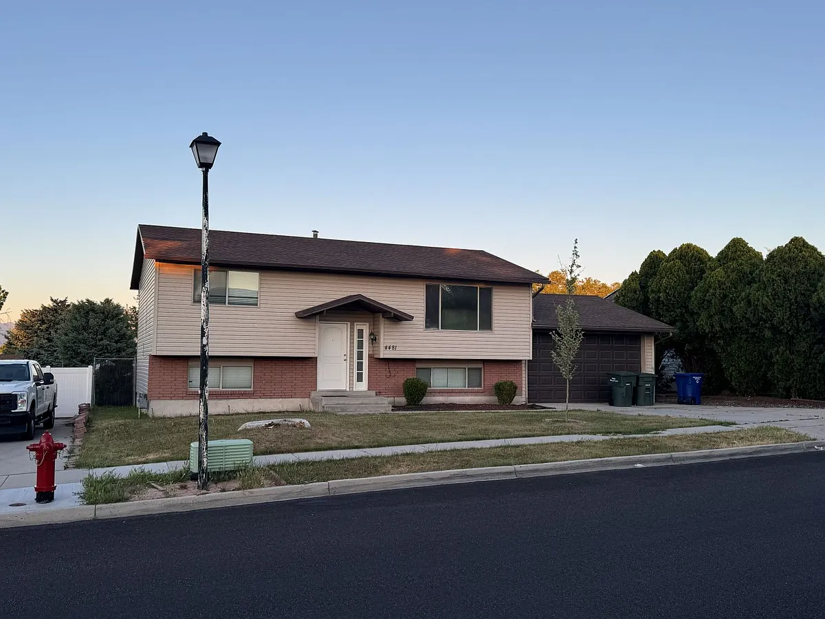 Building Photo - 4481 S Woodgrove Dr
