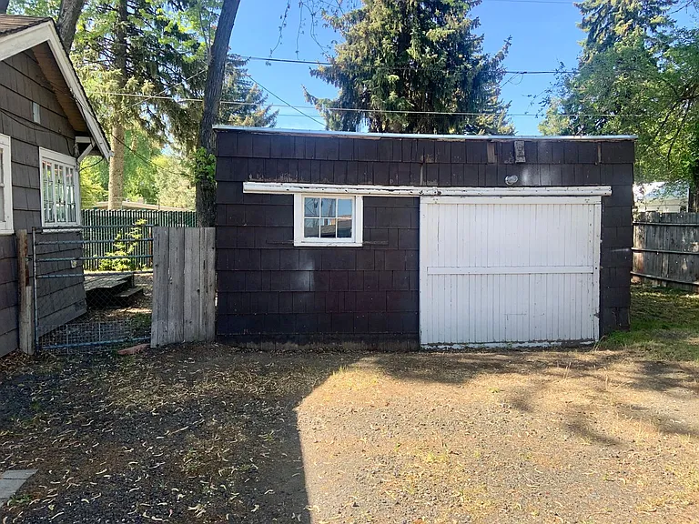 3440 Cannon Ave — Photo 2
