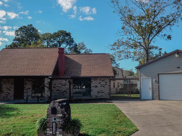 12529 Beacon St, Ocean Springs, MS 39564