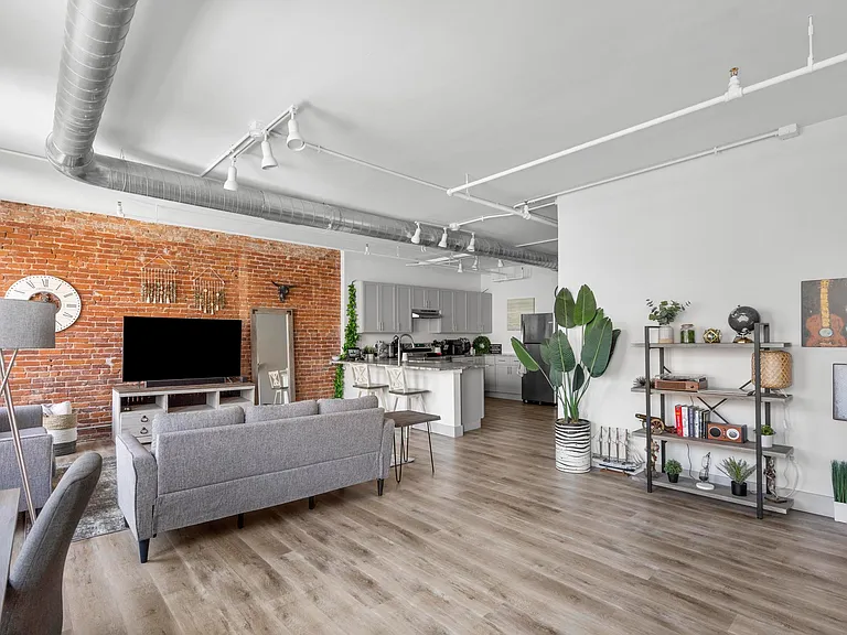 241 Asylum St #501 — Photo 6