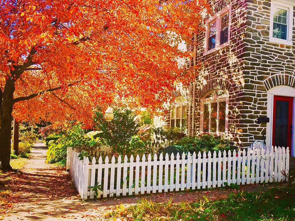 223 W Gorgas Ln