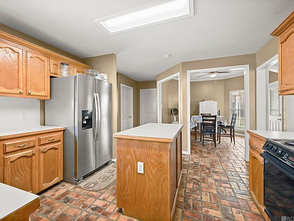 3rd image of 5923 Woodlawn Park Ct