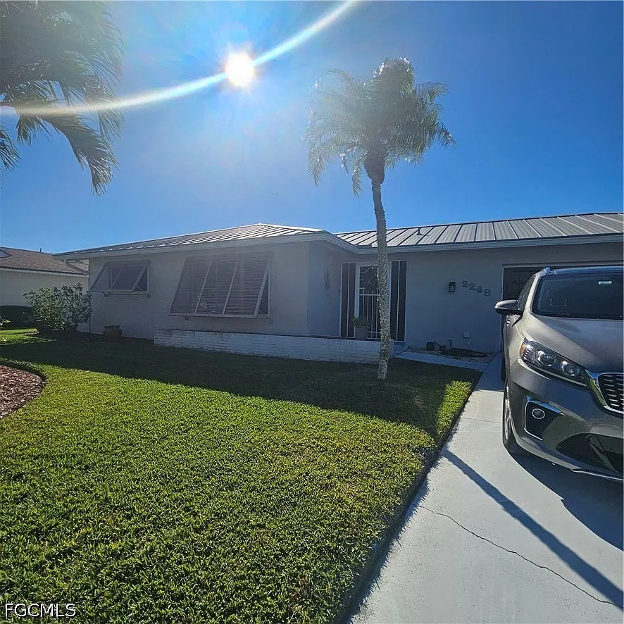 2 bed, 2.0 bath, 1107 sqft, $3,000 — Photo 2