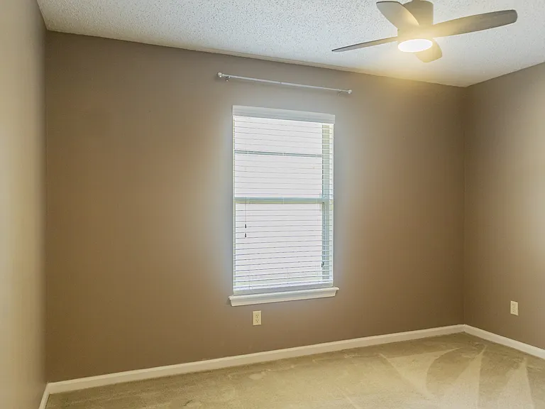 2034 Belhaven Dr — Photo 9