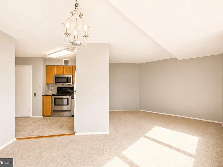 1420 Locust St #15B — Photo 5