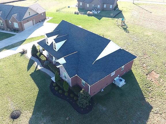 2nd image of 308 Honeysuckle Ln