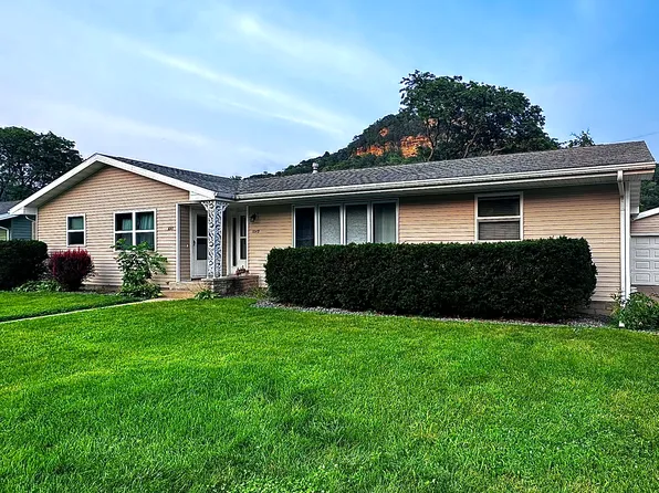 1049 28th St S, La Crosse, WI 54601