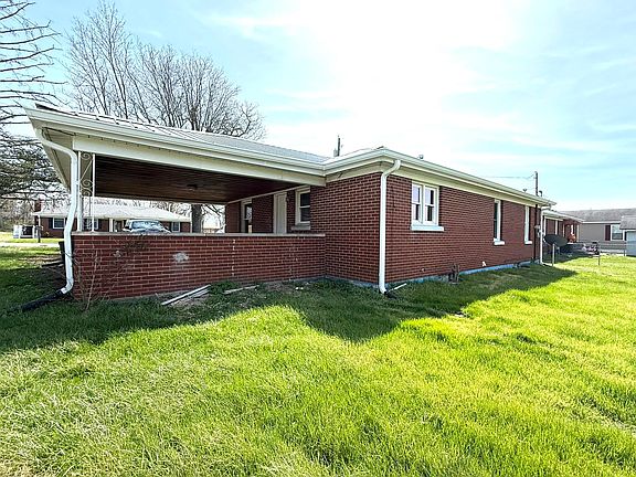 3rd image of 125 Colony Rd