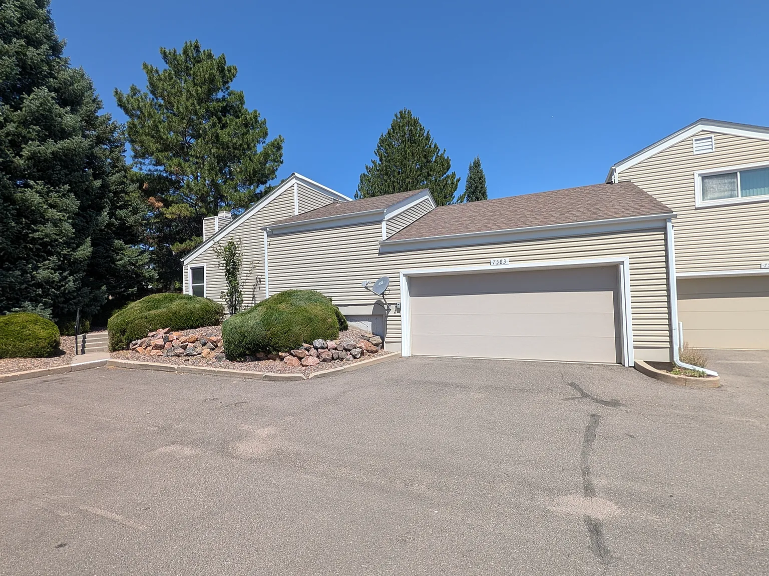 4 bed, 2482 sqft, $3,150 — Photo 2