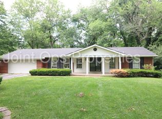 27 Nob Hill Dr, Saint Louis, MO 63138