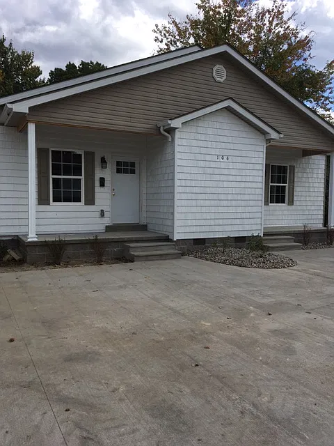1 bed, 950 sqft, $650 — Photo 1