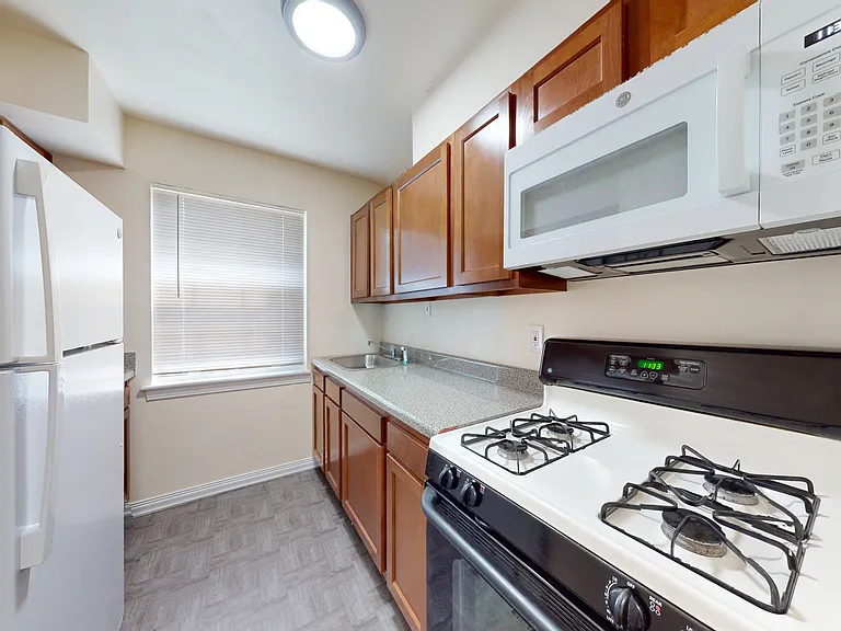 30 Danbury St SE #1 — Photo 17
