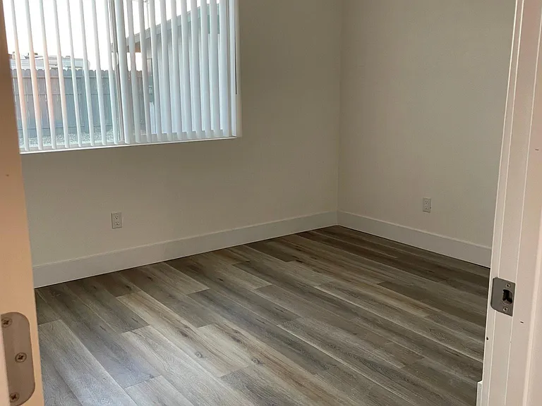 2458 Sorrel Ave — Photo 5