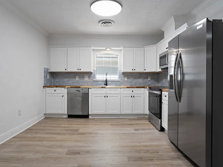 1050 Frank P Corso St — Photo 8
