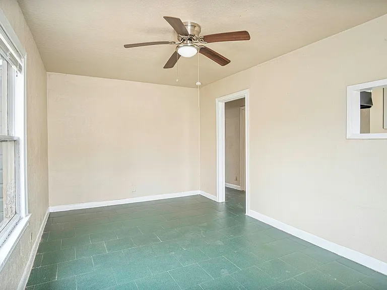 934 Poinsettia St #1 — Photo 4