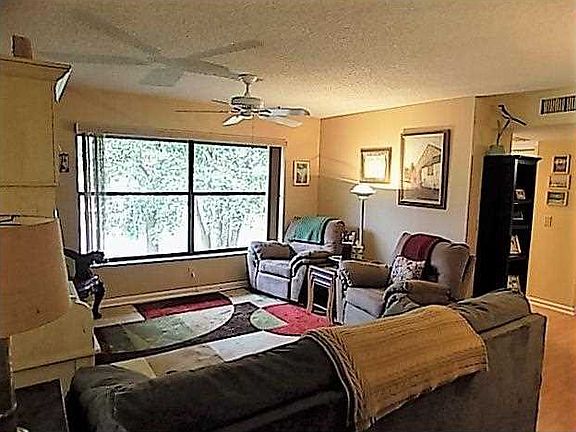 4th image of 61 SW South River Dr APT 205