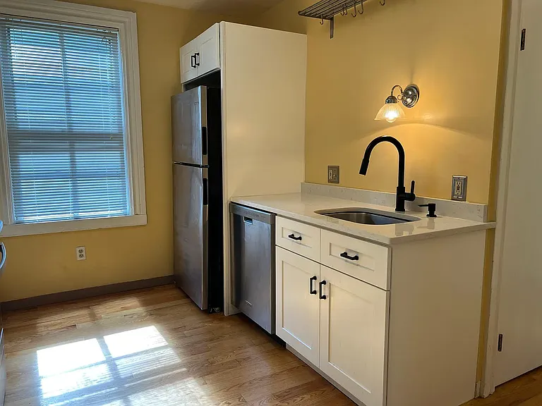 75 Wood St #1 — Photo 3