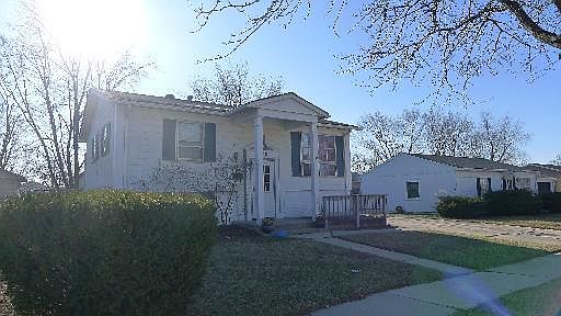 4th image of 4319 Arlington Dr