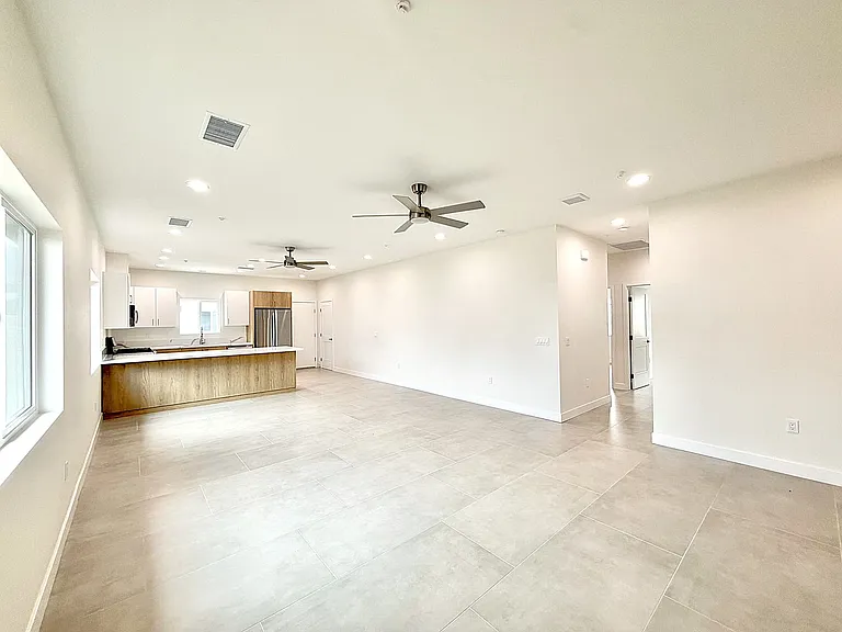 30125-30127 Avenida Juarez #30125 — Photo 2