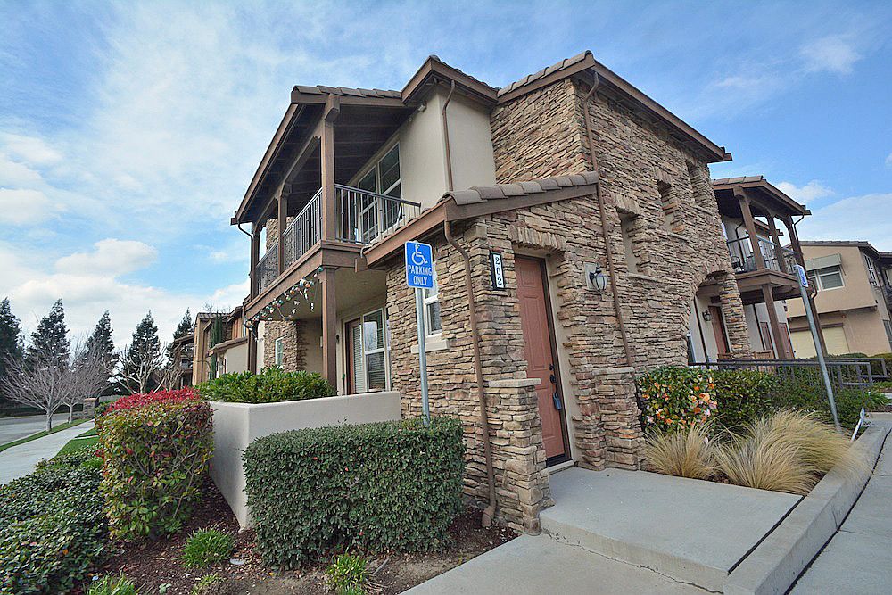 410 Regatta Ln APT 202, West Sacramento, CA 95605 | Zillow