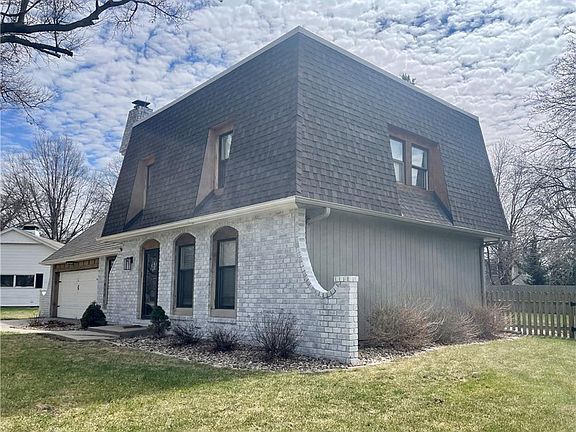 5th image of 154 N Sunset Dr