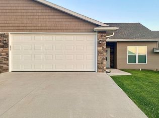 1611 Breca Ridge Dr UNIT 3, Anamosa, IA 52205