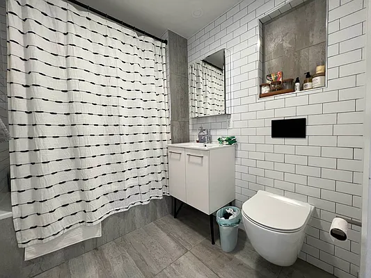 Rented by Rumah Realty Inc | media 10