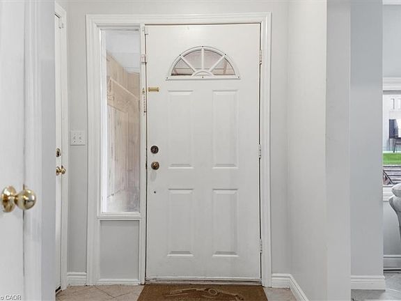 2nd image of 160 Davis St
