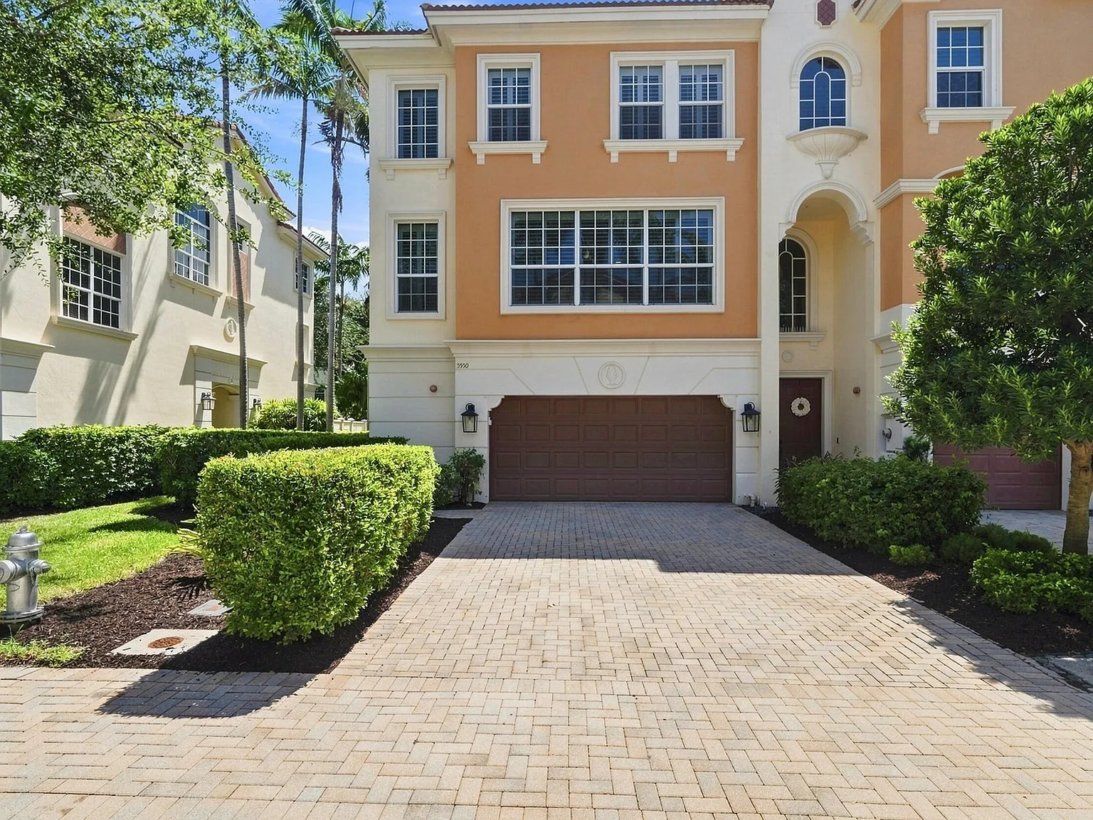 3 bed, 3.5 bath, 3036 sqft, $7,000 — Photo 2