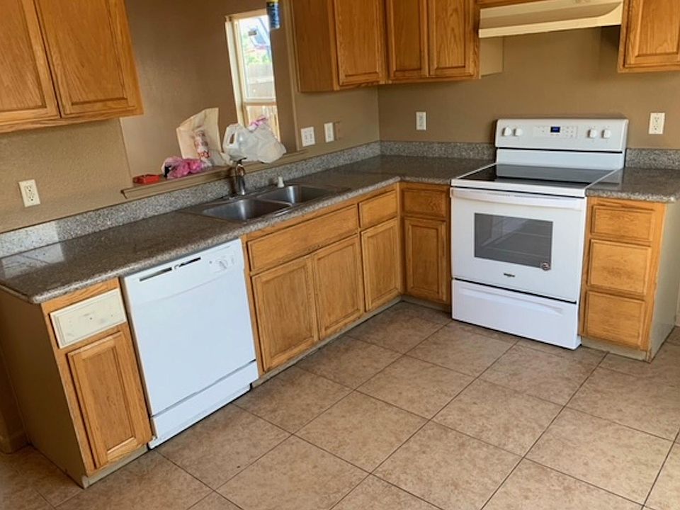 2nd image of 3627 Rio Linda Blvd