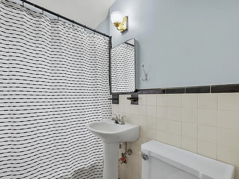 9 Lennon Ct #9 — Photo 17