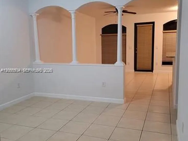 10315 NW 30th Ter #Townhouse 10315 — Photo 5