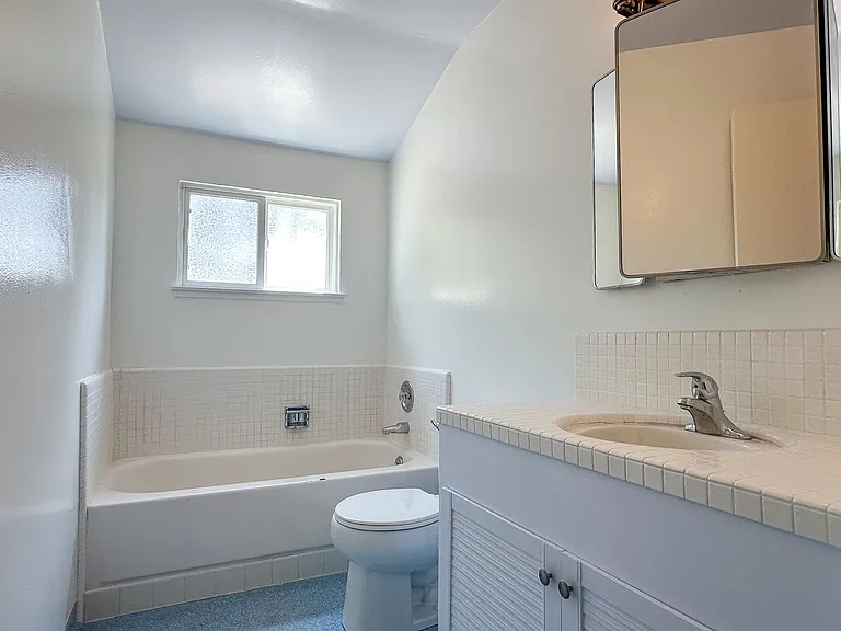 1791 Grace Ave — Photo 9