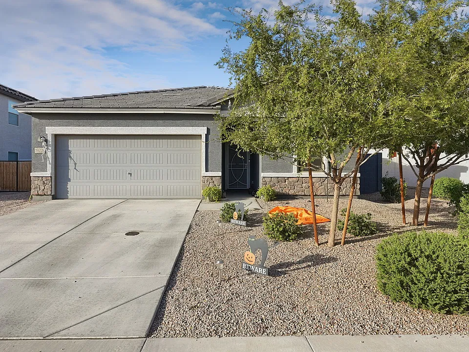 19226 W Elm St