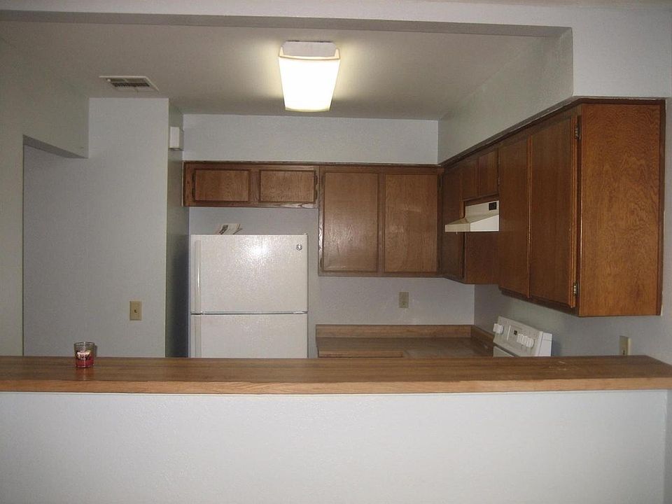 2nd image of 1190 S Winery Ave Unit 172