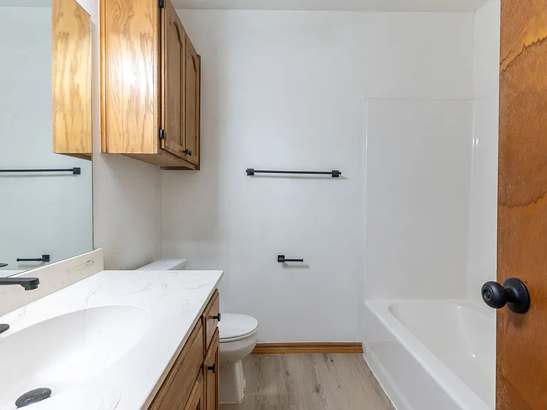 1801 SW 24th St — Photo 14