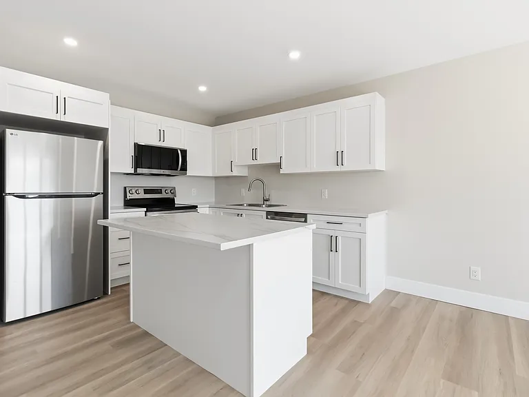286 Maccoun St #284 — Photo 8