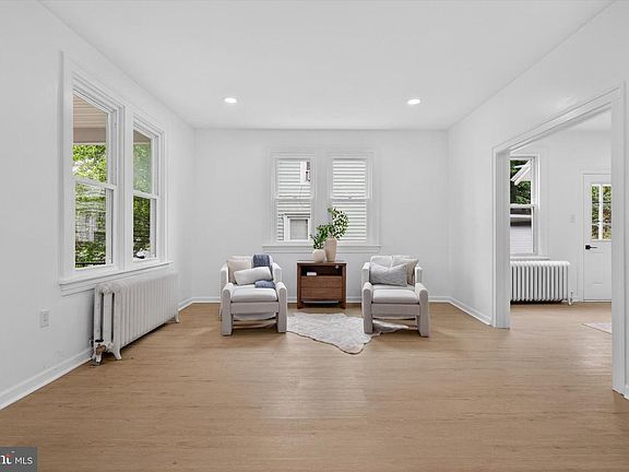 5th image of 204 N 32nd St
