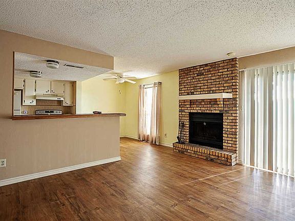 3rd image of 4028 Heatherbrook Ct