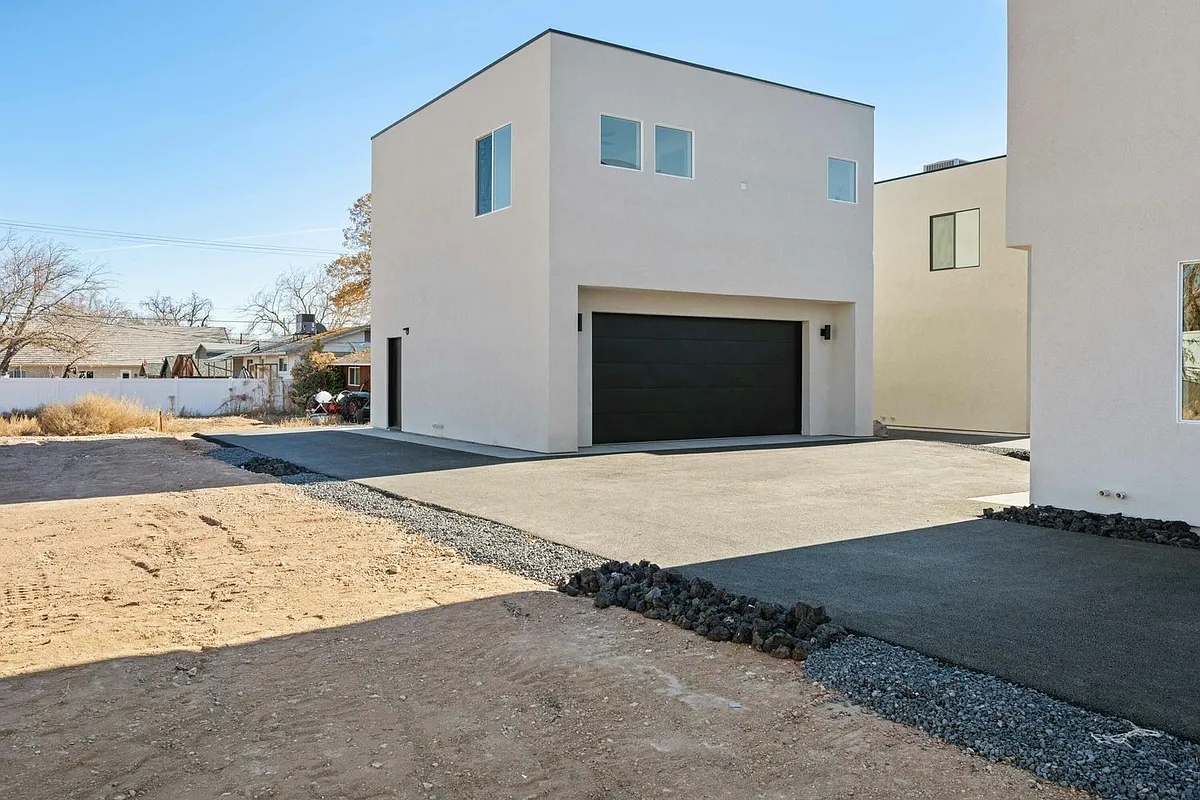 Building Photo - 383 S 200 W #A